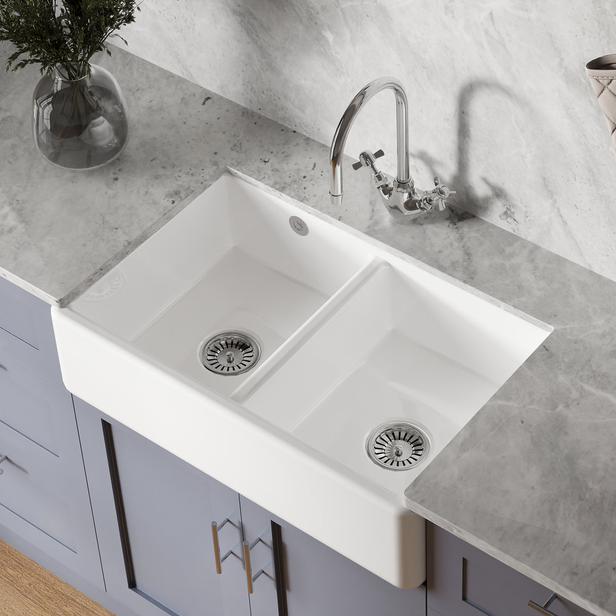 Double Bowl Fireclay Ceramic Kitchen Sink with Stepped Weir and Overflow