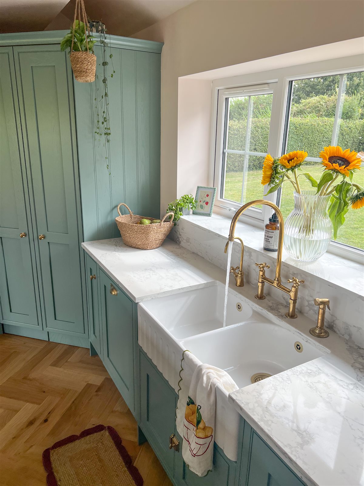 Kitchen Sink Materials Explained: Fireclay, Composite, and Stainless Steel