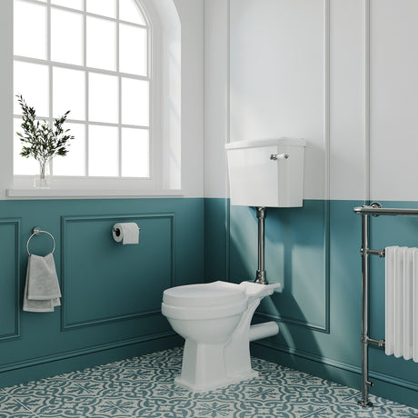 Madeley Traditional Toilet with Mid Level Cistern, Flush Pipe Kit and Soft Close Toilet Seat