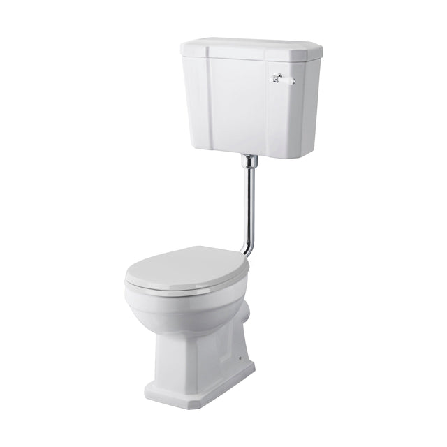 [BCKI008] Madeley Traditional Comfort Height Toilet with Low Level Cistern, Flush Pipe Kit and Soft Close Seat, - Cutout