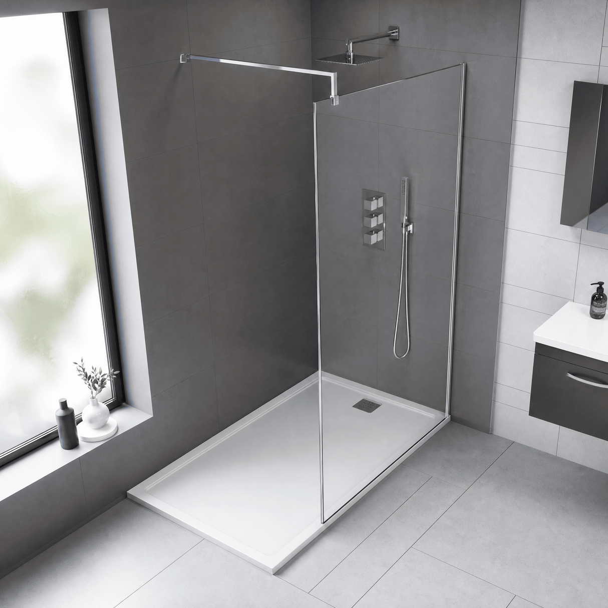 [BEWS18100] Balterley 8mm Toughened Safety Glass Wetroom Screen with Support Bar - Choice of Size and Profile Finish - Lifestyle 2