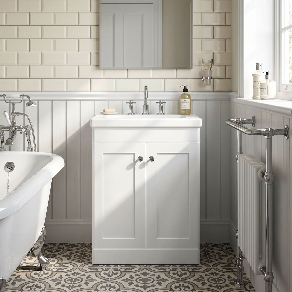 [BFCL125M] Swynnerton Traditional 2 Door Floor Standing Vanity Basin Unit with 3 Tap Hole Modern Fireclay Basin, Choice of Size and Colour