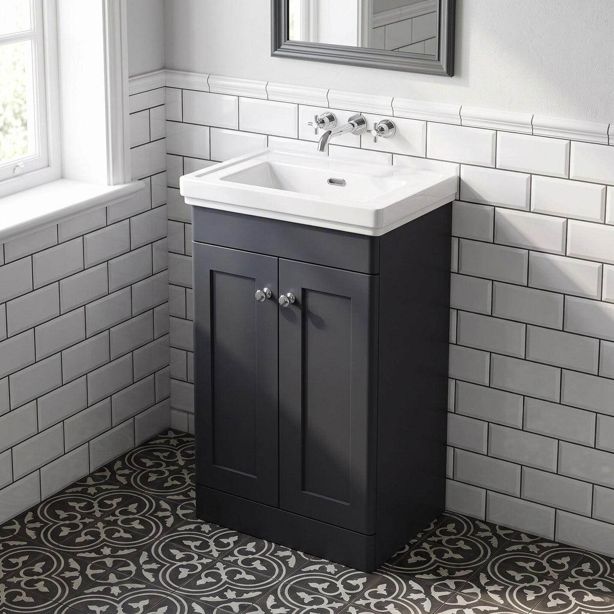 [BFCL1423H] Swynnerton Traditional 2 Door Floor Standing Vanity Unit with 0 Tap Hole Traditional Fireclay Basin, Choice of Size and Colour