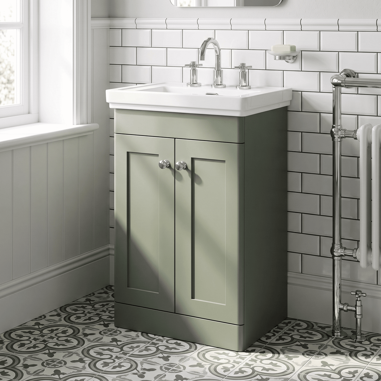 [BFCL823B] Swynnerton Traditional 2 Door Floor Standing Vanity Basin Unit with 3 Tap Hole Traditional Fireclay Basin, Choice of Size and Colour