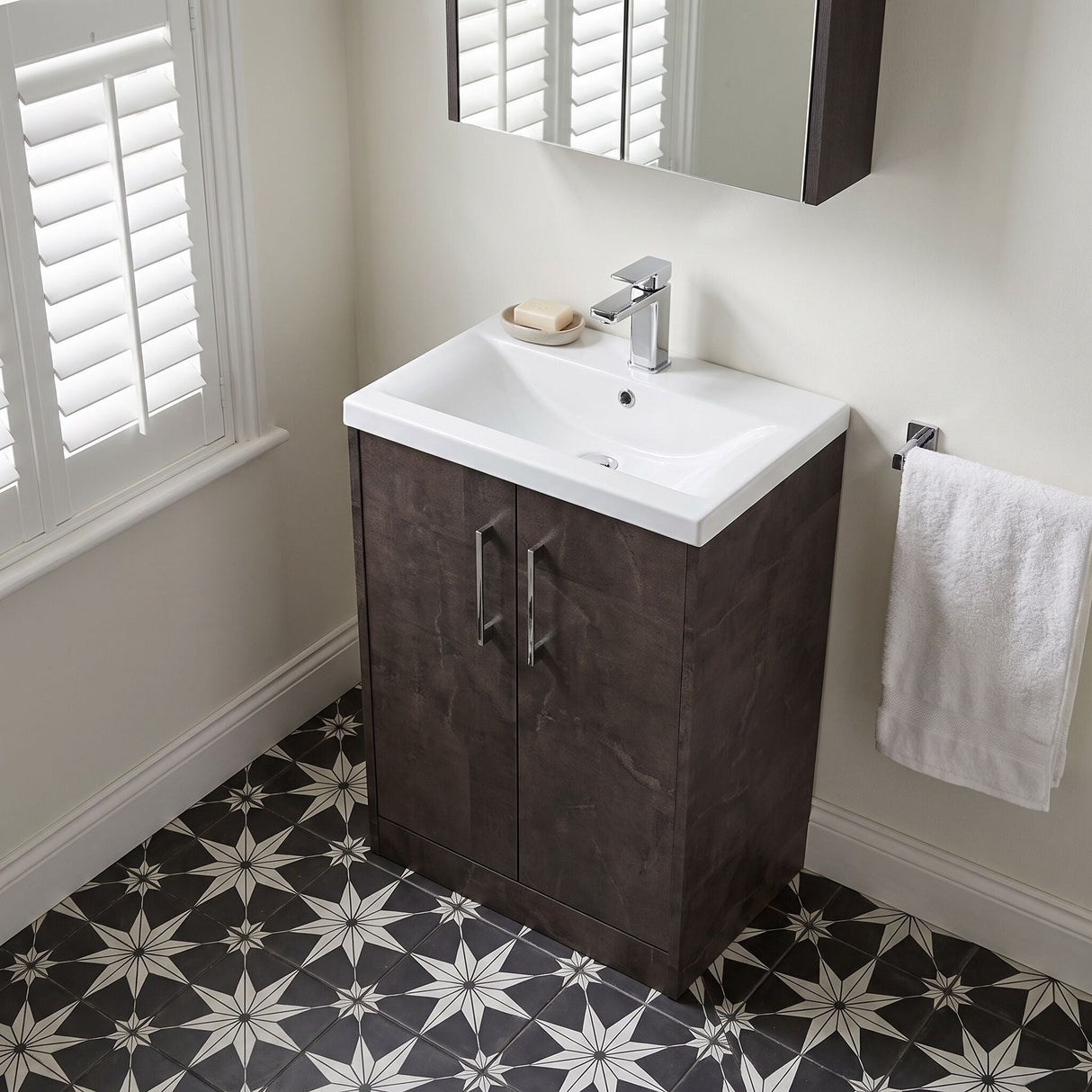 [BFPF2603A] Winshill Contemporary 2 Door Floor Standing Vanity Basin Unit with Mid-Edge Basin, Choice of Size and Colour