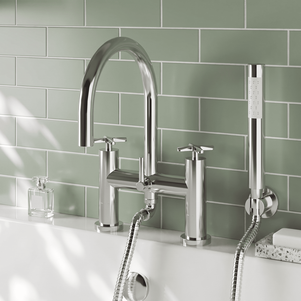 [BTCN354X] Levedale Crosshead Handle Deck Mounted Bath Shower Mixer Tap with Kit, 319 x 230 x 50mm, Chrome - Lifestyle 1